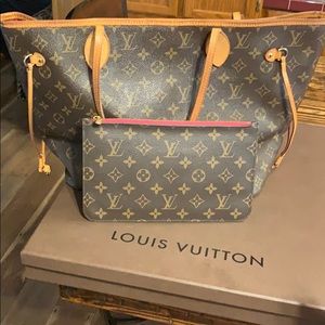 LOUIS VUITTON Never full MM